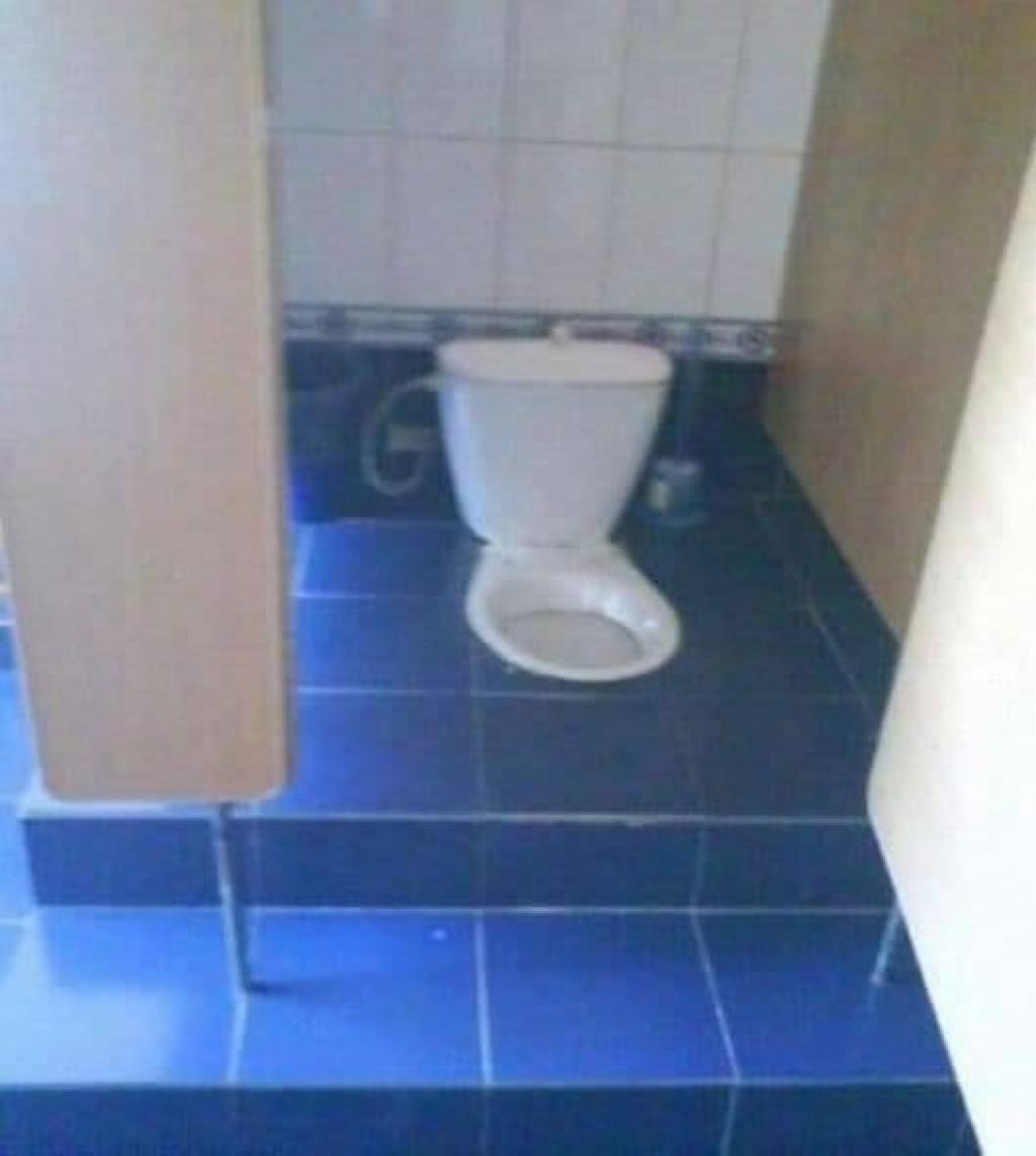toilette encastré dans le sol